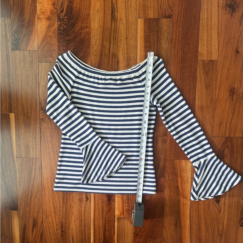 Club Monaco Blue and White Striped Bethshiba Top; Size XS - Picture 7 of 14